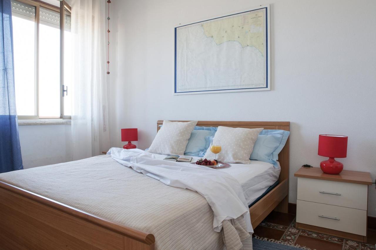 Casa Al Mare Con Splendida Vista Sul Mare Villa Петрозино Екстериор снимка
